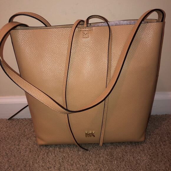 New Michael Kors junie messenger leather bag butternut large - Picture 1 of 4